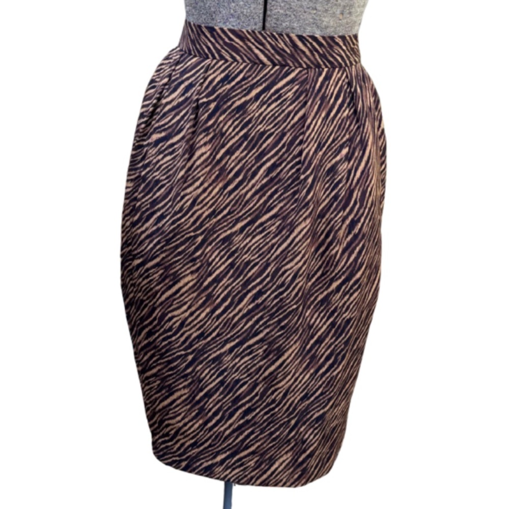 Dana Buchman 100% Silk tiger stripe pencil skirt